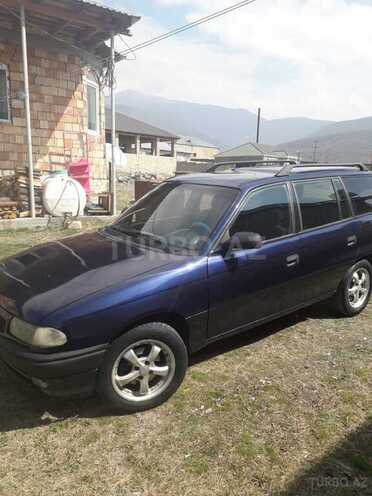 Opel Astra 1997, 184,000 km - 1.6 л - Şəki