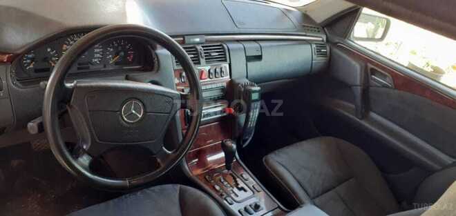 Mercedes E 200 1999, 273,000 km - 2.0 l - Bakı