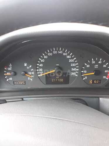 Mercedes E 240 2000, 221,174 km - 2.6 л - Bakı