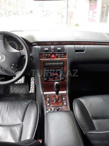 Mercedes E 240 2000, 221,174 km - 2.6 л - Bakı