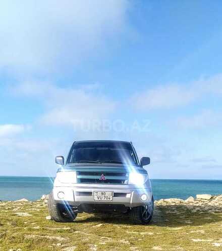 Mitsubishi Pajero io 1999, 380,000 km - 2.0 l - Bakı