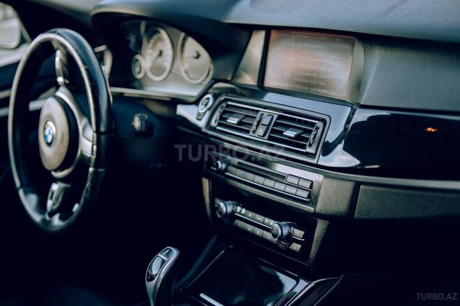 BMW 530 2010, 225,000 km - 3.0 л - Bakı