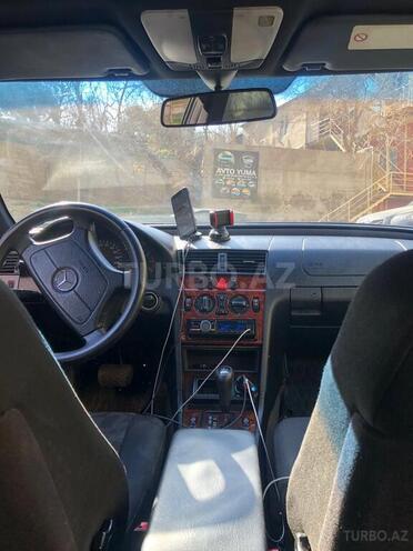 Mercedes C 220 1999, 299,160 km - 2.2 l - Bakı