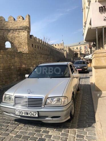 Mercedes C 220 1999, 299,160 km - 2.2 l - Bakı