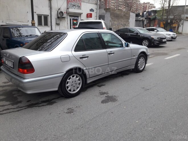 Mercedes C 220 1999, 299,160 km - 2.2 l - Bakı