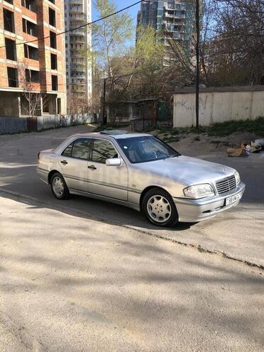 Mercedes C 220 1999, 299,160 km - 2.2 l - Bakı