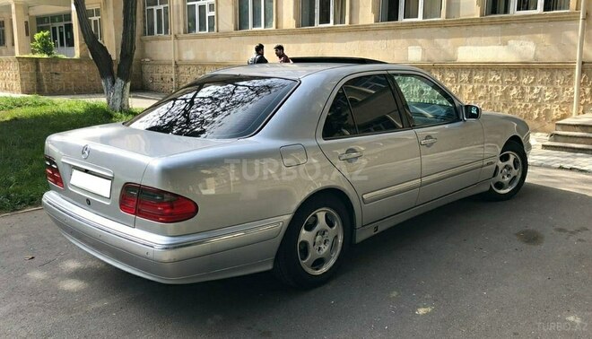 Mercedes E 320 2000, 181,000 km - 3.2 l - Bakı