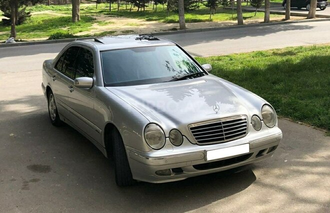 Mercedes E 320 2000, 181,000 km - 3.2 l - Bakı