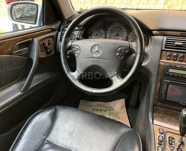 Mercedes E 320 2000, 181,000 km - 3.2 l - Bakı
