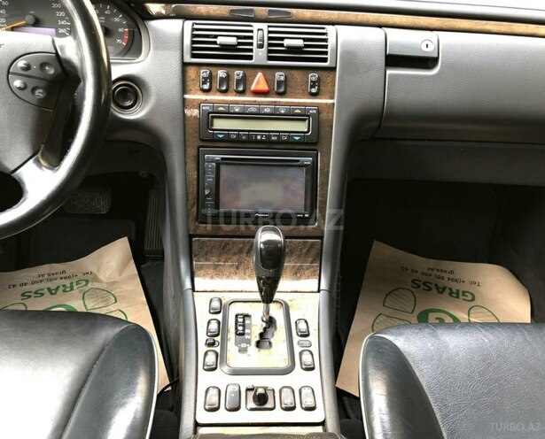 Mercedes E 320 2000, 181,000 km - 3.2 l - Bakı