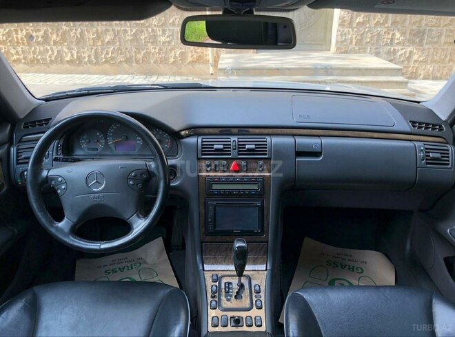 Mercedes E 320 2000, 181,000 km - 3.2 l - Bakı