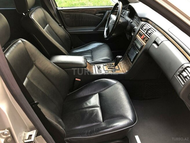 Mercedes E 320 2000, 181,000 km - 3.2 l - Bakı