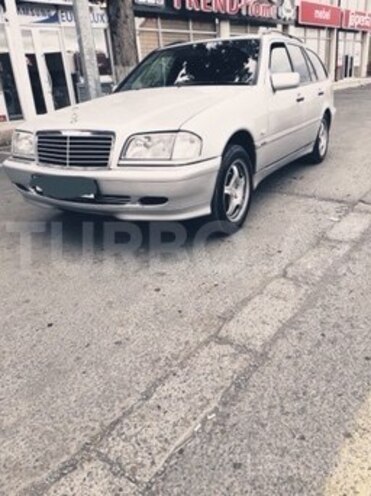 Mercedes C 240 1999, 285,000 km - 2.4 л - Zaqatala