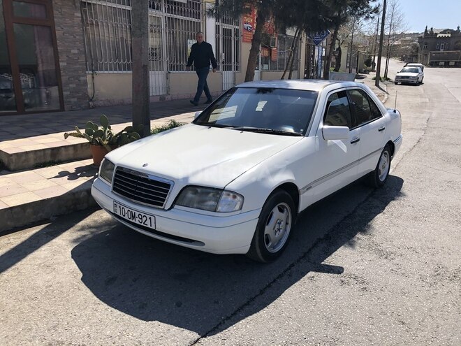 Mercedes C 220 1995, 415,000 km - 2.2 l - Bakı
