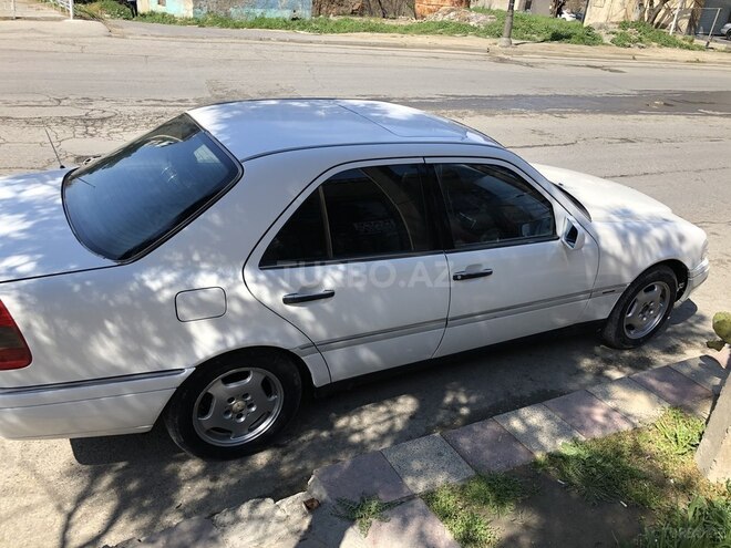 Mercedes C 220 1995, 415,000 km - 2.2 l - Bakı