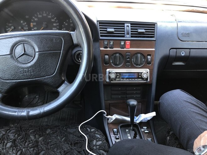 Mercedes C 220 1995, 415,000 km - 2.2 l - Bakı