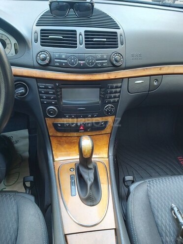Mercedes E 240 2003, 241,000 km - 2.4 l - Bakı