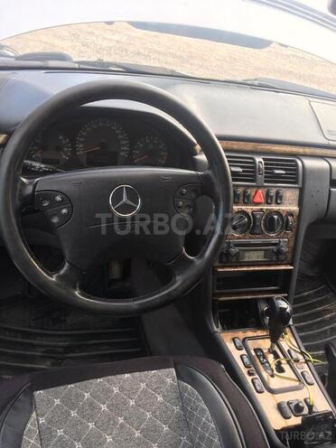 Mercedes E 240 2000, 307,000 km - 2.4 l - Bakı