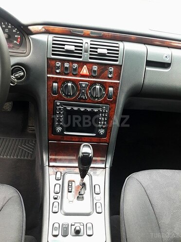 Mercedes E 240 2000, 195,600 km - 2.6 l - Bakı