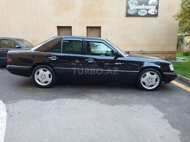 Mercedes E 320 1994, 342,222 km - 3.2 л - Xırdalan