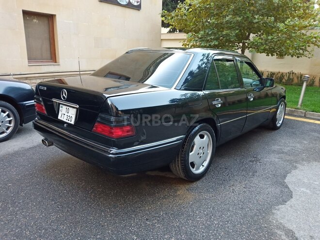 Mercedes E 320 1994, 342,222 km - 3.2 л - Xırdalan