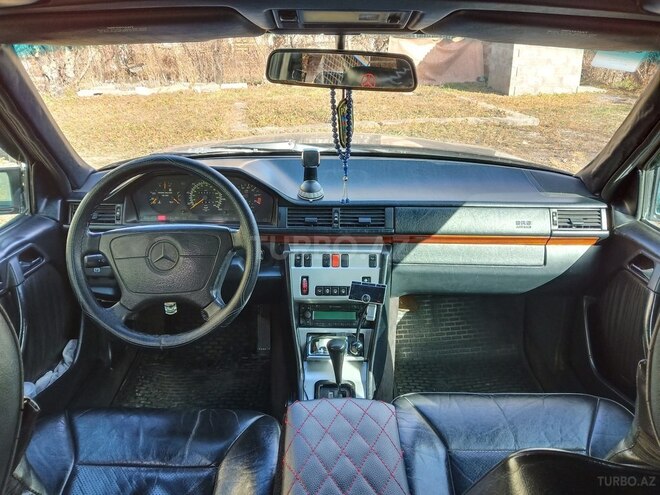 Mercedes E 320 1994, 342,222 km - 3.2 л - Xırdalan