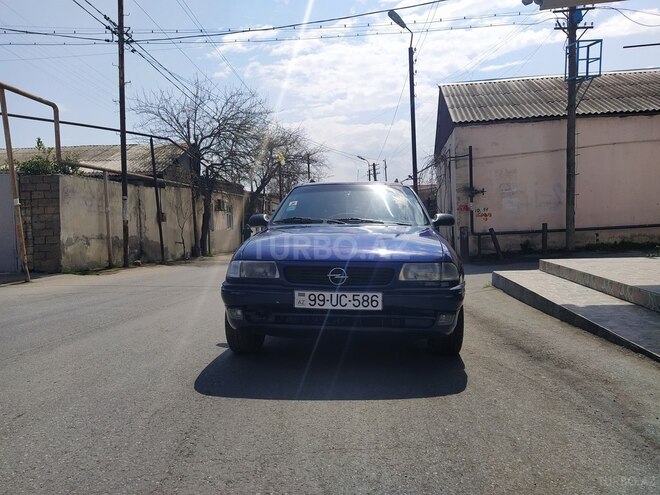 Opel Astra 1995, 323,000 km - 1.6 l - Bakı