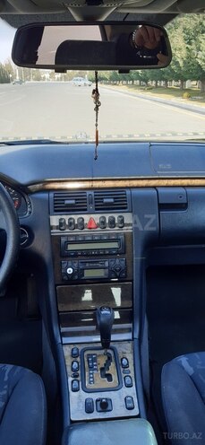 Mercedes E 240 1999, 303,000 km - 2.4 l - Gəncə