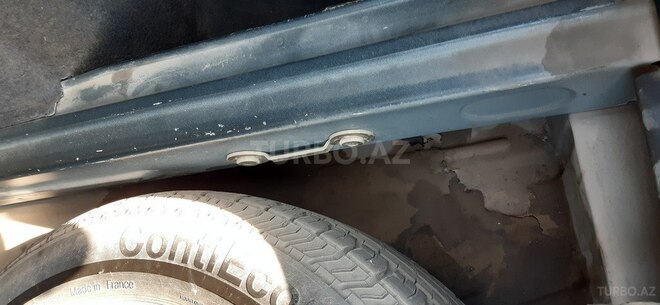 Mercedes E 240 1999, 303,000 km - 2.4 l - Gəncə