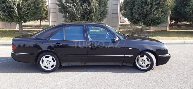 Mercedes E 240 1999, 303,000 km - 2.4 l - Gəncə