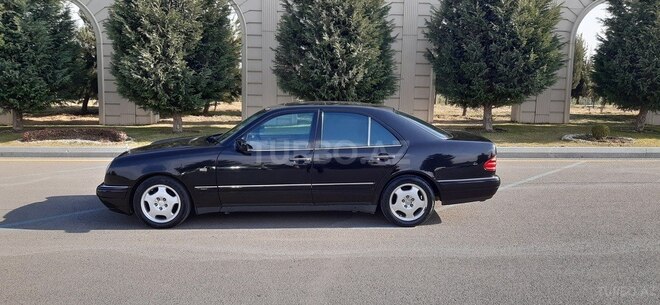 Mercedes E 240 1999, 303,000 km - 2.4 l - Gəncə
