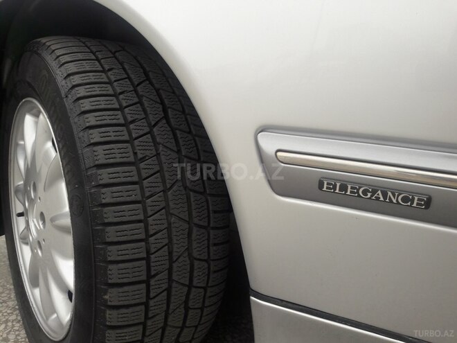 Mercedes E 240 2000, 195,600 km - 2.6 l - Bakı