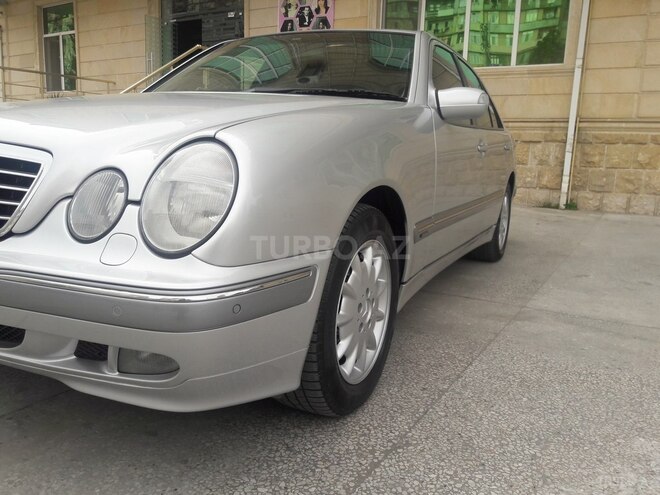 Mercedes E 240 2000, 195,600 km - 2.6 l - Bakı