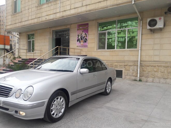 Mercedes E 240 2000, 195,600 km - 2.6 l - Bakı