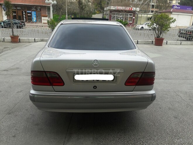 Mercedes E 240 2000, 195,600 km - 2.6 l - Bakı