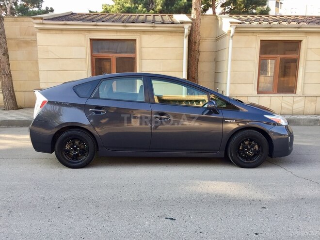 Toyota Prius 2015, 105,000 km - 1.8 l - Bakı