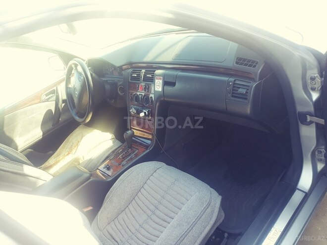 Mercedes E 220 2000, 335,626 km - 2.2 l - Bakı