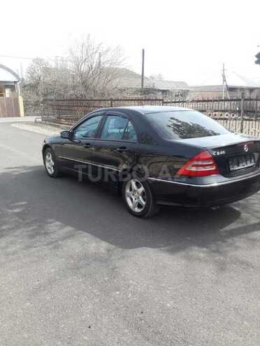 Mercedes C 240 2001, 300,231 km - 2.6 l - Tovuz