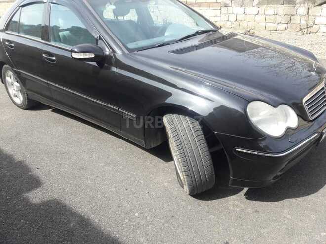 Mercedes C 240 2001, 300,231 km - 2.6 l - Tovuz