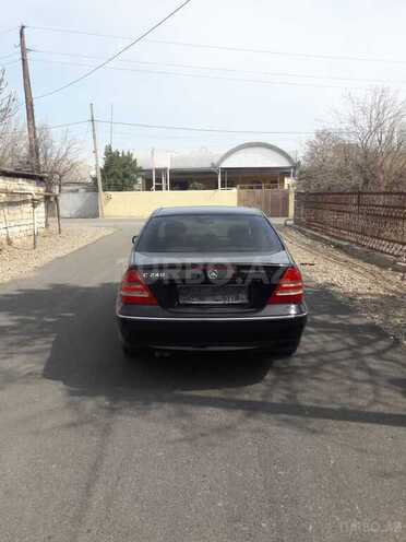Mercedes C 240 2001, 300,231 km - 2.6 l - Tovuz