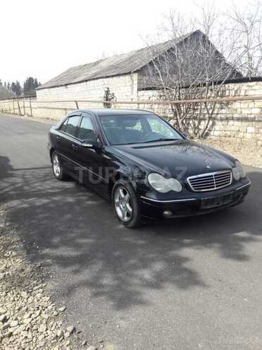 Mercedes C 240 2001, 300,231 km - 2.6 l - Tovuz