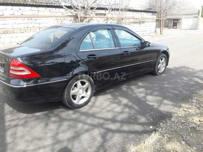 Mercedes C 240 2001, 300,231 km - 2.6 l - Tovuz