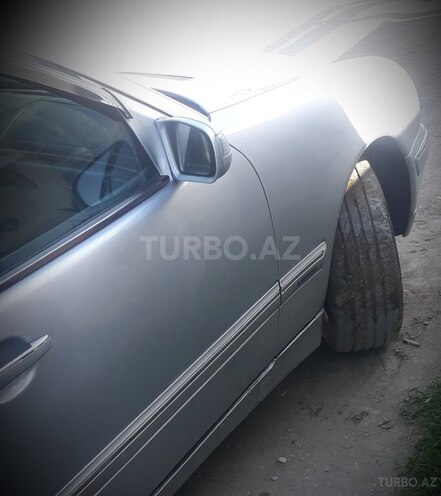 Mercedes E 220 2000, 335,626 km - 2.2 l - Bakı