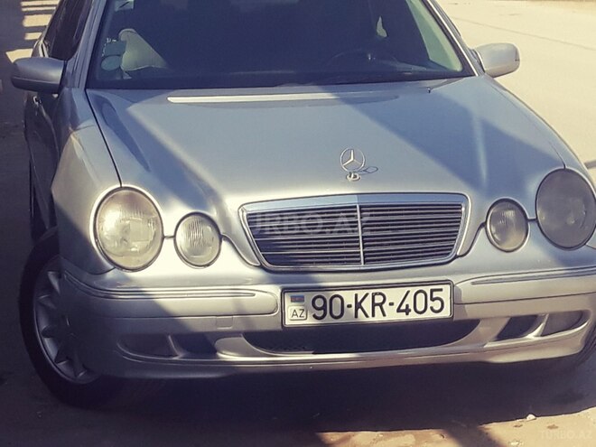 Mercedes E 220 2000, 335,626 km - 2.2 l - Bakı