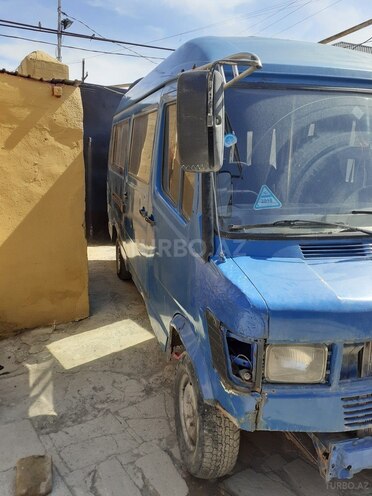 Mercedes 208 D 1990, 180,000 km - 2.3 l - Xırdalan