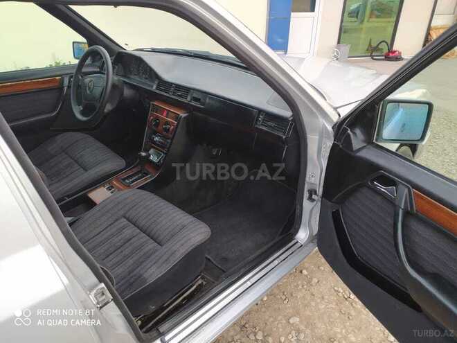 Mercedes E 200 1993, 325,000 km - 2.0 l - Sumqayıt