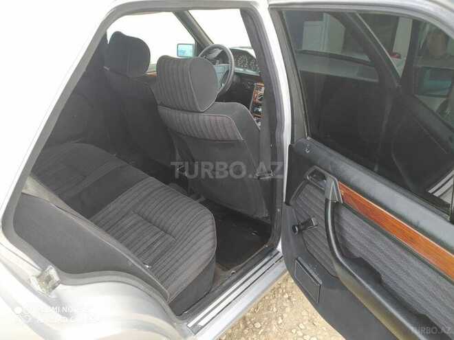 Mercedes E 200 1993, 325,000 km - 2.0 l - Sumqayıt