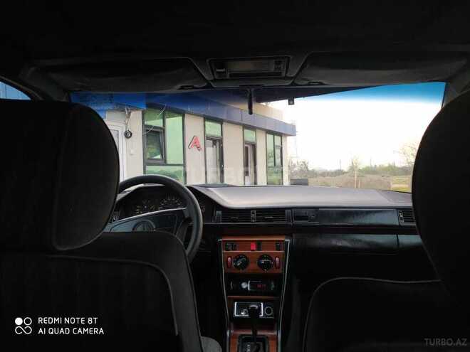 Mercedes E 200 1993, 325,000 km - 2.0 l - Sumqayıt