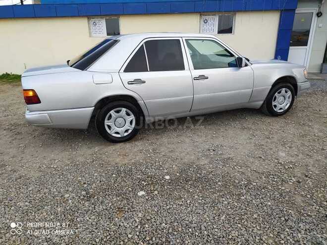 Mercedes E 200 1993, 325,000 km - 2.0 l - Sumqayıt