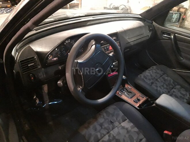 Mercedes C 220 2000, 250,000 km - 2.2 л - Bakı